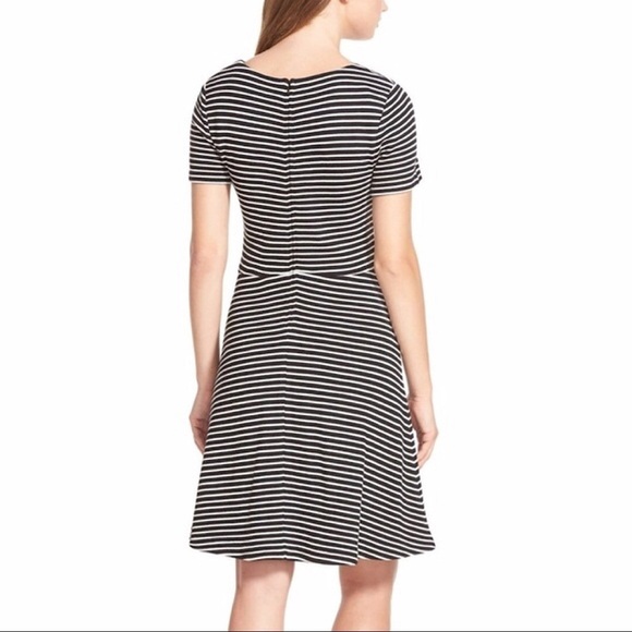 Madewell Striped Anywhere Short Sleeve Flare Dress - Picture 2 of 8